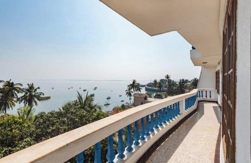Dona Paula Casa | Sea View 5 Bedroom Luxe