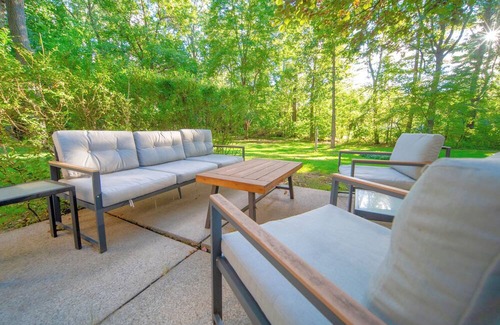 Granger Casa | Spacious 5BR Retreat w/Wet Bar, Backyard – 10min to Notre Dame