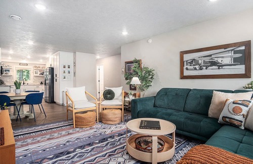 Madison Casa | Welcome DSU-Madison Athletics | Aviation Students | Dog Friendly