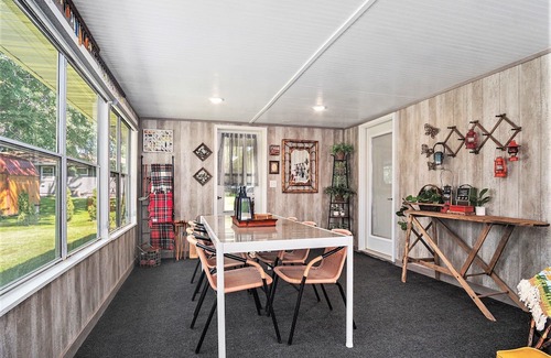 Madison Casa | Welcome DSU-Madison Athletics | Aviation Students | Dog Friendly