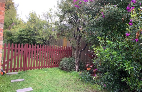 Mount Colah Casa | Chic Modern Getaway with Stunning garden view Granny Flat in MC 2079