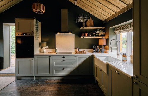 Tatton Park Casa | Landlords Cottage was once the village pub, now a characterful holiday retreat in the heart of Lower Withington, Cheshire.