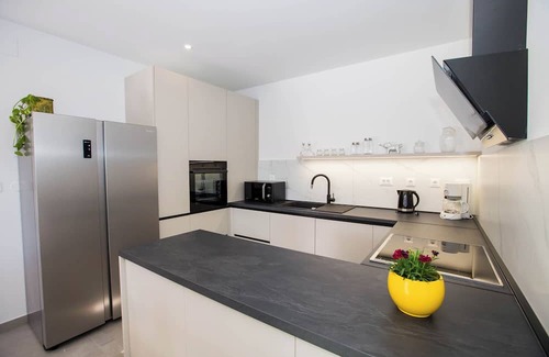 Rakotule Villa | Beautiful Villa Dominika in Rakotule with endless pool