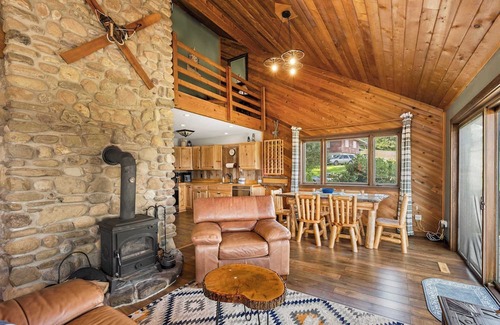 West Valley Cabina | Family-Friendly Cabin with Heated Pool & Sauna