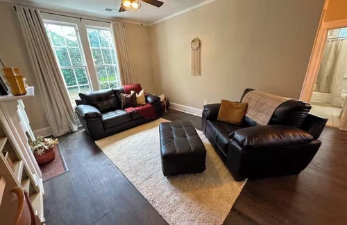 Dublin Apartamento | Charming 1-bedroom apartment in fabulous Dublin, GA. Just minutes from Downtown.