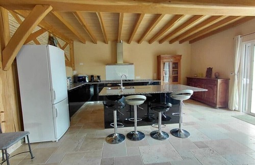 Saint-Jean-de-Duras Casa | LAUBIE — Splendid Views and Absolute Tranquillity Among the Vineyards