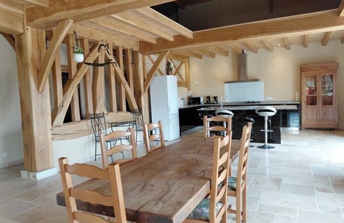 Saint-Jean-de-Duras Casa | LAUBIE — Splendid Views and Absolute Tranquillity Among the Vineyards
