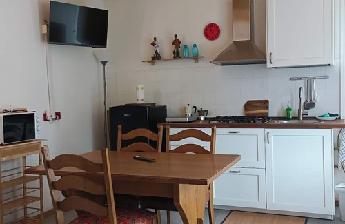 Alpago Cabina | Take a break at this cozy lodge by Lake St. Cross Bl.