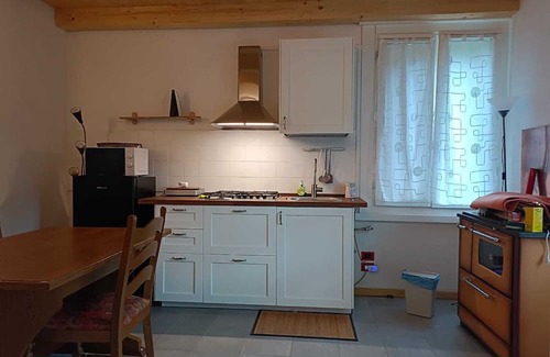 Alpago Cabina | Take a break at this cozy lodge by Lake St. Cross Bl.