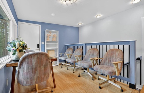 Pointblank Casa | NEW! Evergreen Estate with Rooftop Balcony & Games