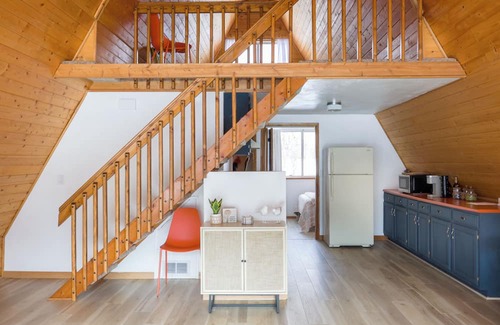Kremmling Cabina | Peaceful A-Frame Cabin - Great Views with Hot Tub