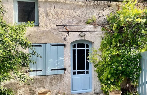 Caylus Cabaña | 2 Bedroom Cottage - Sleeps 6 - Pool - Garden
