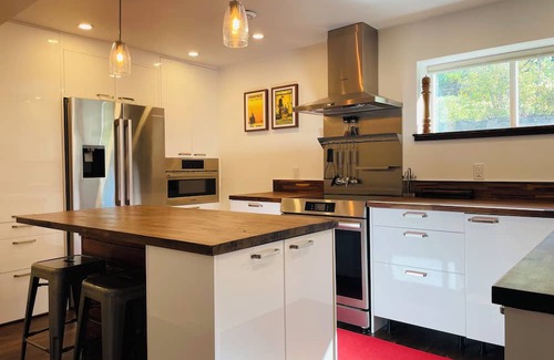 Nelson Casa | Kidds Cottage Nelson, A fully furnished suite with everything. Just bring gear.