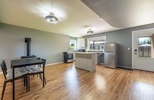 Creston Casa | Cozy Suite Right In Town!