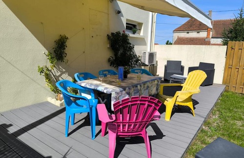 Bransat Cabaña | Casa familiar en el corazón de Allier con jardín cerrado, parking y aire acondicionado