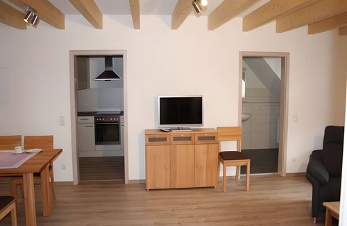 Neuried Apartamento | Apartment 'Ferienwohnung Schwarzwaldblick' with Shared Garden, Balcony and Wi-Fi