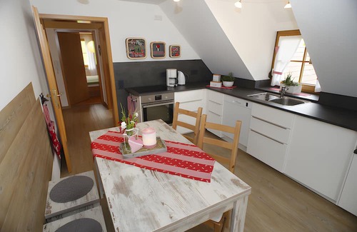 Haslachsimonswald Apartamento | Apartment 'Ferienwohnung Tannenduft, 80 sqm' with shared terrace, shared garden and Wi-Fi