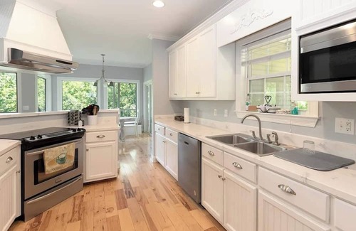 Waterloo Casa | Pickwick Lake Access | 6BR w/Firepit & Kayaks