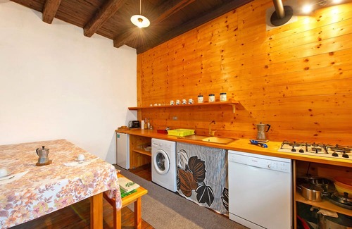 Montjovet Casa | Holiday Home La vieille école