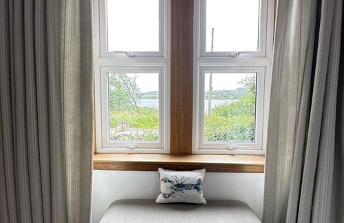 Tarbert Cabaña | Cosy, Secluded Detached Stone Cottage, Loch Views