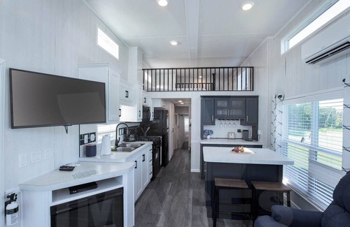 Hamilton Cabina | Tiny Home with AC in charming Hamilton