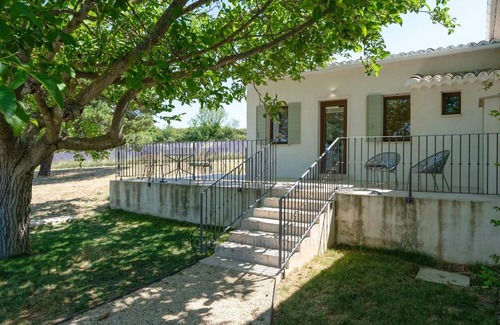 Goult Cabaña | Private estate with lavender fields and Luberon views - La Petite Maison