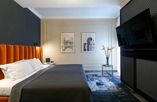 Stradom Hotel | Cultural Haven in Krakow's Heart | Premium Amenities | Elegant Atmosphere