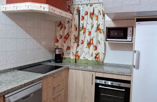 Montoro Casa | Holiday Home 'Los Rosales De La Palmilla' with Private Pool, Balcony and Air Conditioning