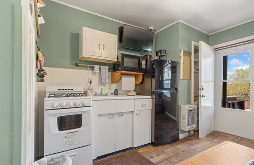 Diamond City Cabina | Cabin 3- 1bd/1bath with beautiful views of Bull Shoals Lake.