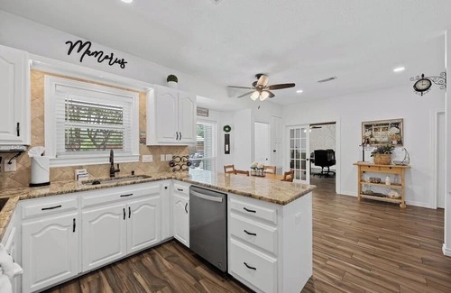 Shady Hollow Casa | Austin's Hill Country Escape & Retreat – Private Oasis With Pool & Spa on Acre+