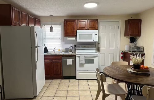 Central Falls Apartamento | 22 Walnut!