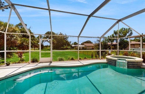 Sebastian Highlands Casa | Relaxing home with private pool, hot tub, gas grill and full kitchen