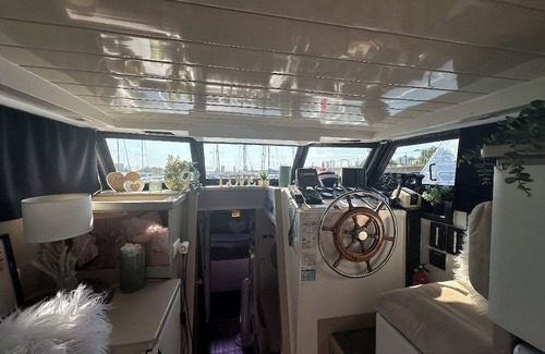 Port Alquiler De Eote | Le Carpe Diem Year-round heated boat Close to beach and shops