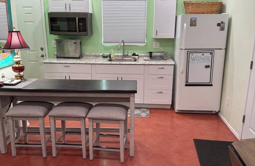 Peter Howell Cabaña | Charming Cottage in central Tucson with AC