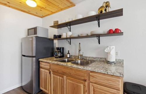 Long Lake Cabina | Unit 2 Long LakeLodge-Lakefront-2BR New