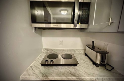 Naugatuck Apartamento | Charming 1-bedroom apartment in Naugatuck available for short term rental.