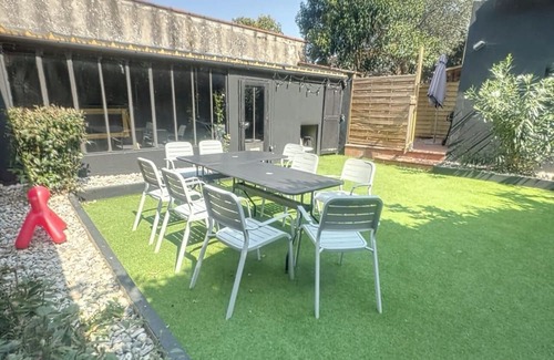 Mazeres Casa | Maison de maître 250 m² - courtyard & glass roof for up to 10 people. Possible events.