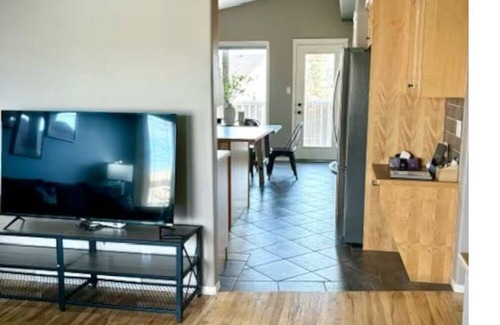 Lethbridge Casa | Harper House-Home away from home in Lethbridge