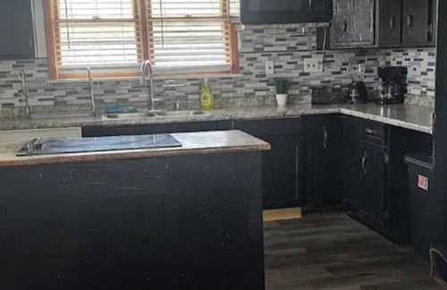 South Chicago Heights Apartamento | Charming and a Cozy 2-bedroom apartment in South Chicago Heights with AC