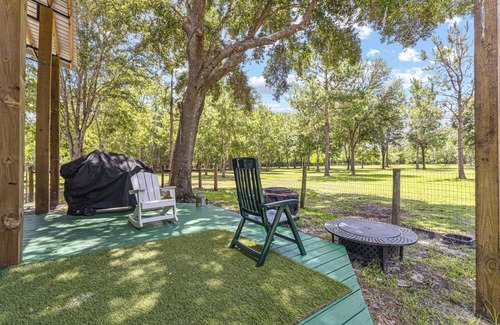 Pierson Casa | Peaceful caravan with AC in charming Pierson