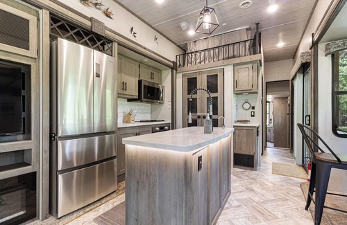 Pierson Casa | Peaceful caravan with AC in charming Pierson