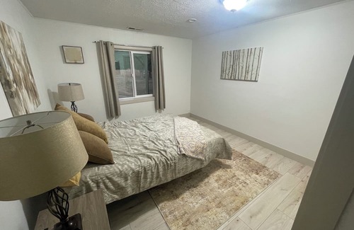 Carver Otro | 4-Bedroom Charming and Spacious Farmhouse
