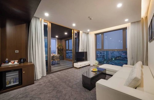 Ngu Hanh Son Apartamento | Luxurious Suite with Ocean view