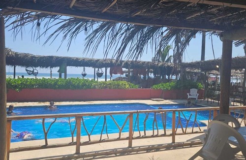 Área del bulevar Barra Vieja Hotel | Oasis Suite with Ocean View Breakfast Included. AcapulcoDiamante a