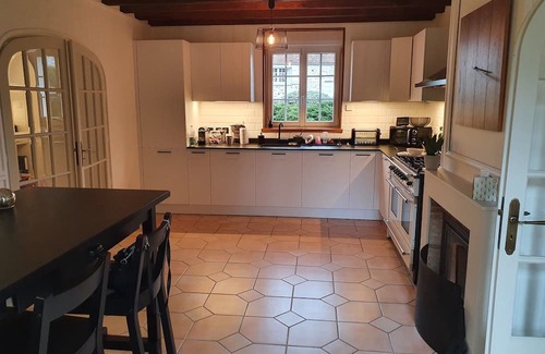 Crecy-en-Brie Villa | Quiet villa with pool and sauna near Paris and Disneyland ❤️