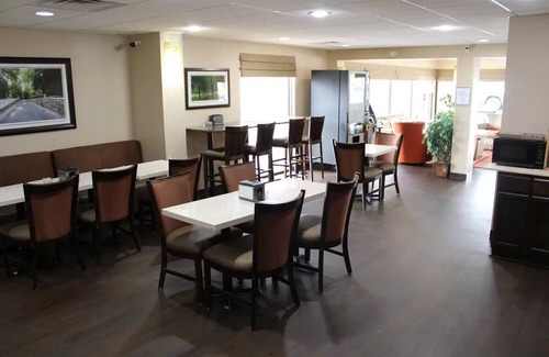 Lynchburg Hotel | Explore Lynchburg Attractions from Affordable, Pet-Friendly Space