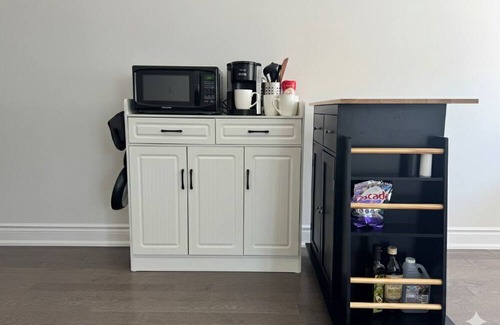 Vaughan Casa | Luxury Vaughan HomeStay – 1BR, Free Parking, Prime Location, 5Min to Wonderland