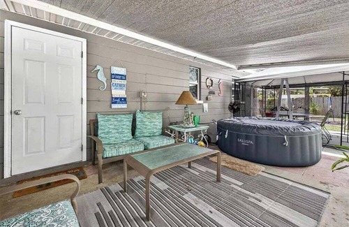 Largo Cabaña | Fabulous 2-bedroom cottage with AC in Largo