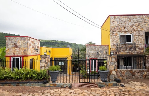 Berekuso Apartamento | Lovely apartment with AC in charming Berekuso