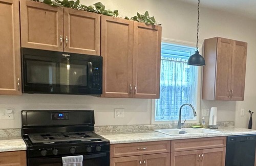 Cadillac Cabaña | Destination Leisure – Cottage A, 2BR Next to Mitchell State Park Campground